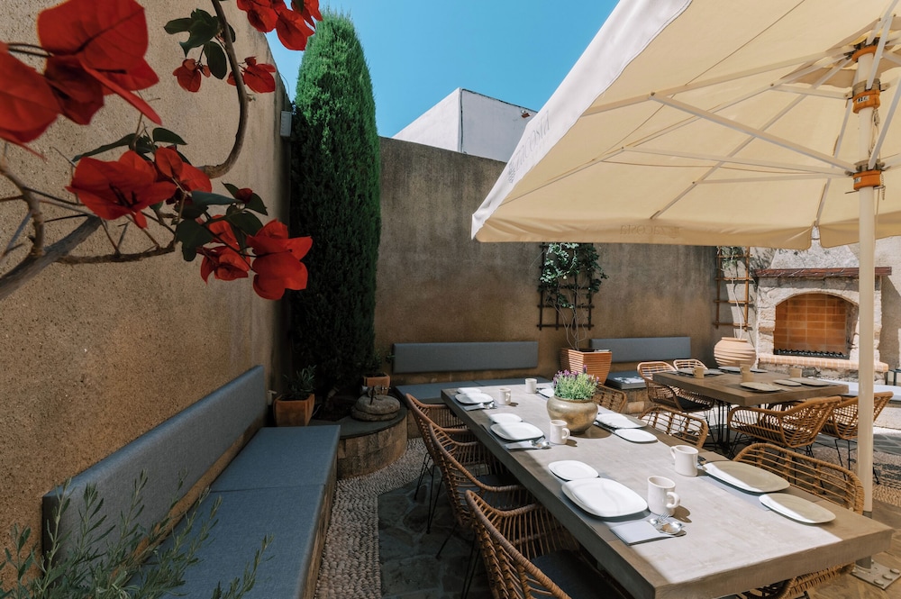 Zacosta Villa - a Heritage Hotel — Restaurant & bars in Rhodes Town, South Aegean
