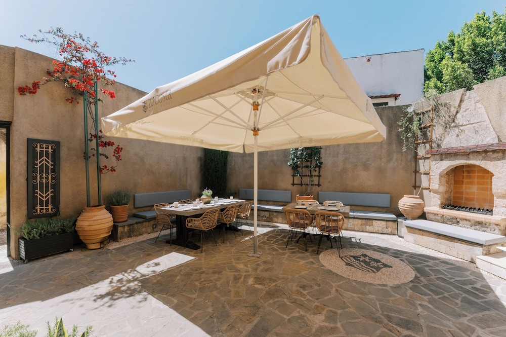 Zacosta Villa - a Heritage Hotel — Restaurant & bars in Rhodes Town, South Aegean