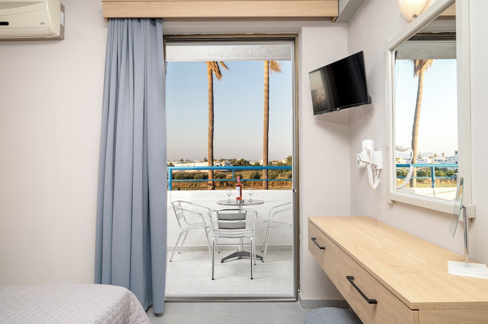 Oasis Tigaki — Hotel rooms in Tigaki, South Aegean