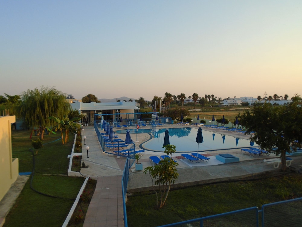 Oasis Tigaki — Swimming pool in Tigaki, South Aegean