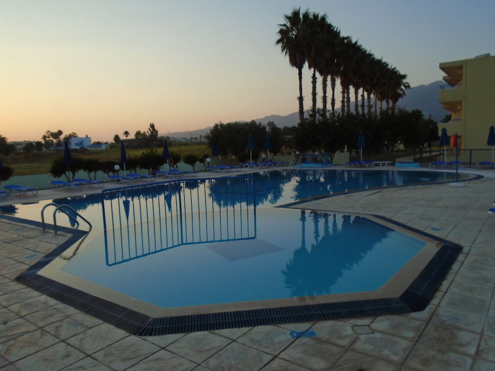 Oasis Tigaki — Swimming pool in Tigaki, South Aegean