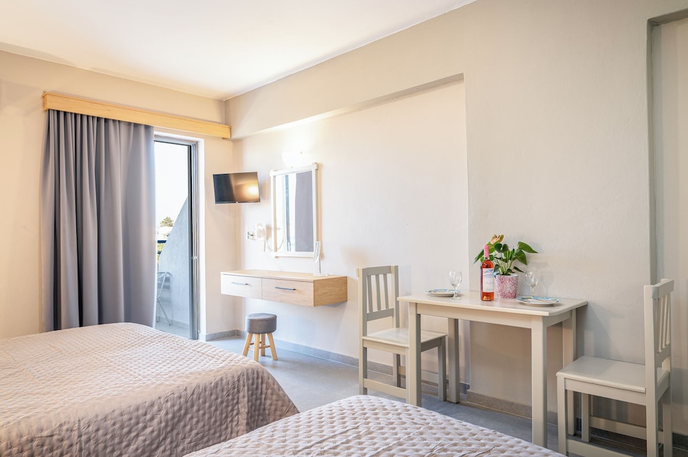 Oasis Tigaki — Hotel rooms in Tigaki, South Aegean