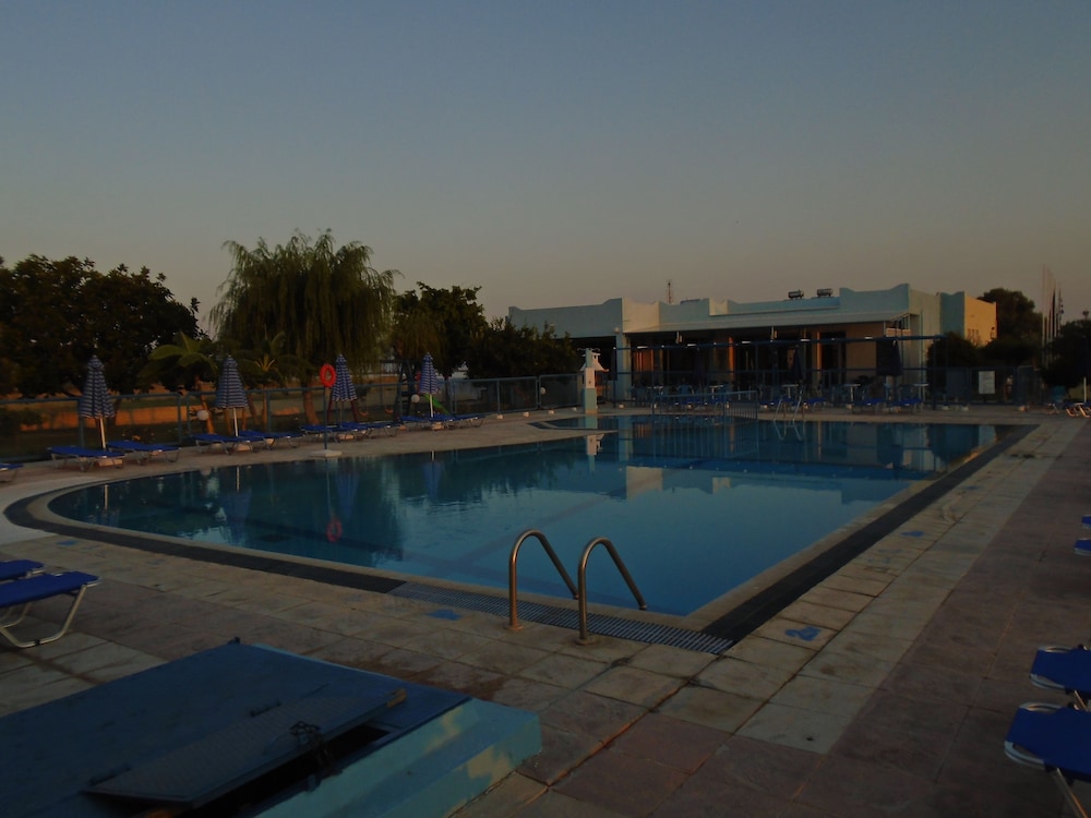 Oasis Tigaki — Swimming pool in Tigaki, South Aegean