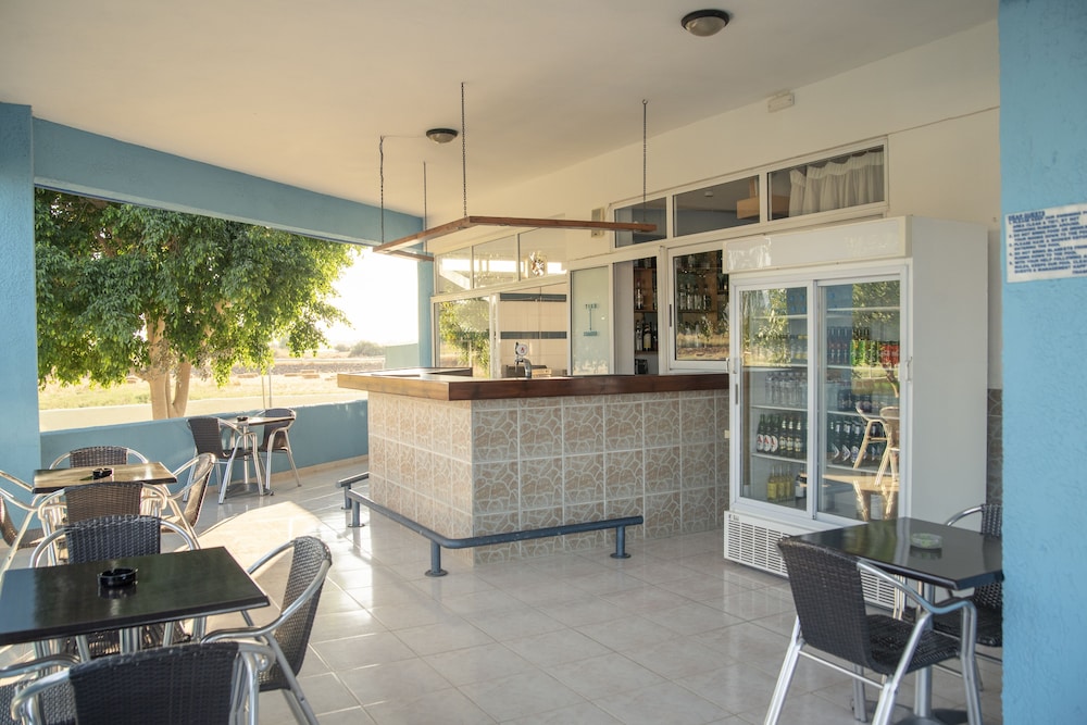 Oasis Tigaki — Restaurant & bars in Tigaki, South Aegean