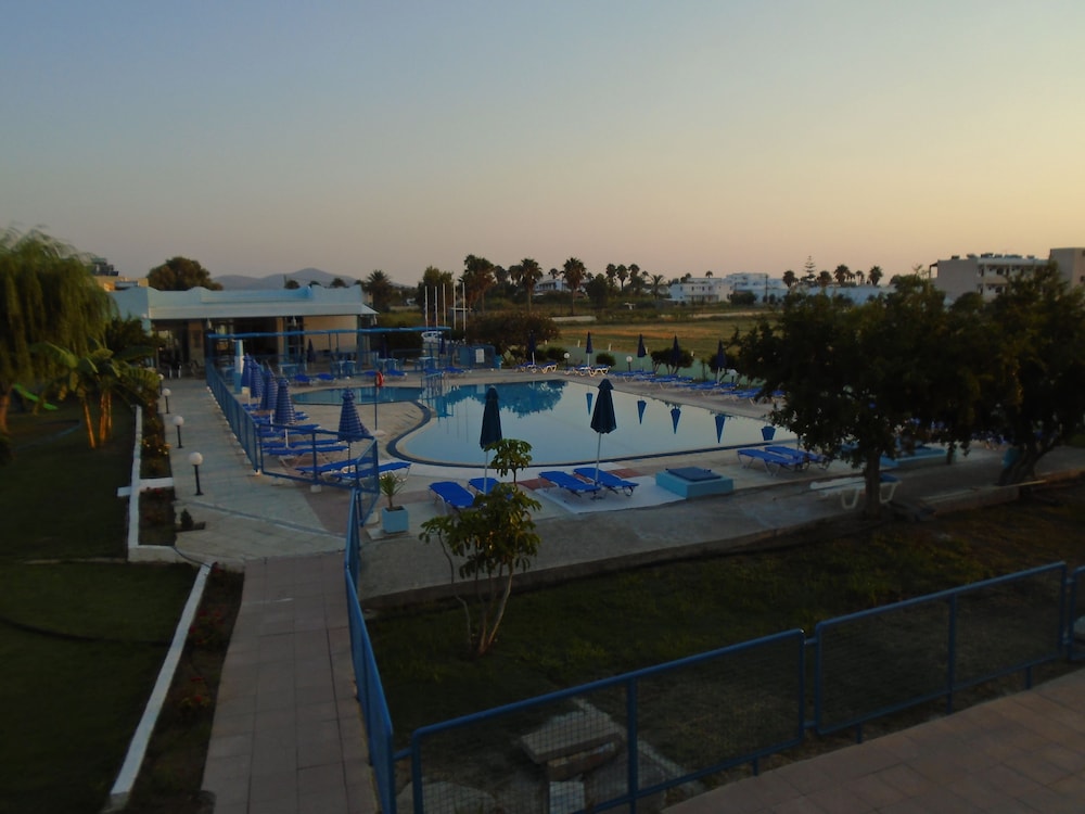 Oasis Tigaki — Swimming pool in Tigaki, South Aegean