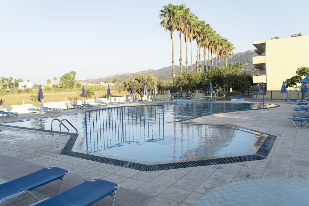 Oasis Tigaki — Swimming pool in Tigaki, South Aegean