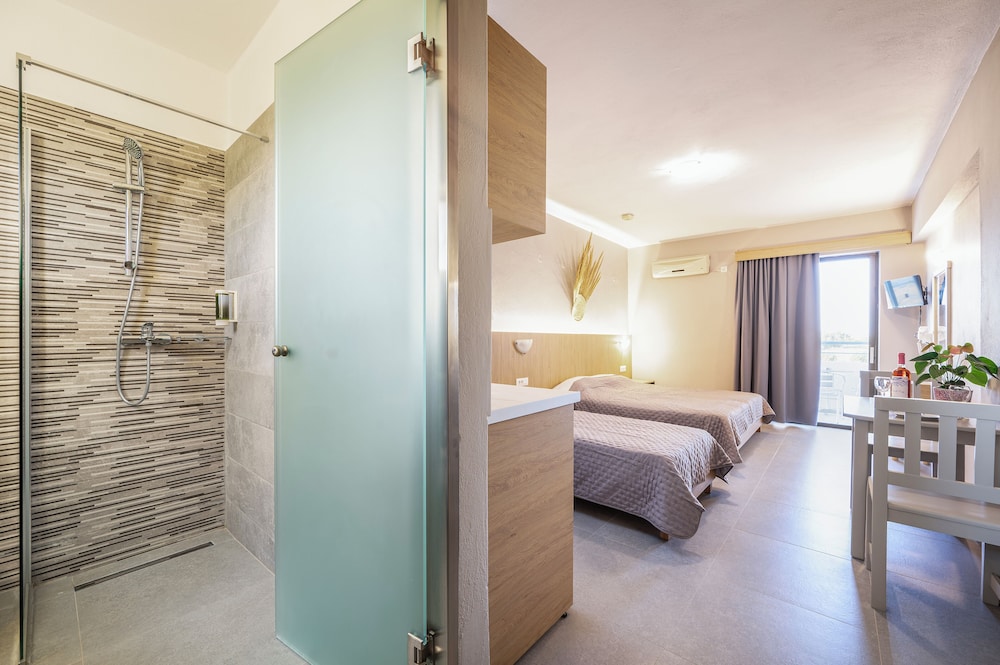 Oasis Tigaki — Hotel rooms in Tigaki, South Aegean