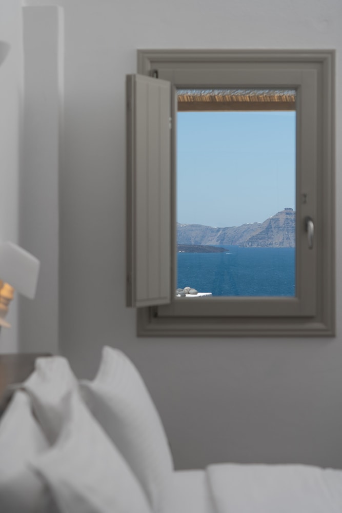 Goulielmos Hotel & Spa — Rooms in Akrotiri, South Aegean