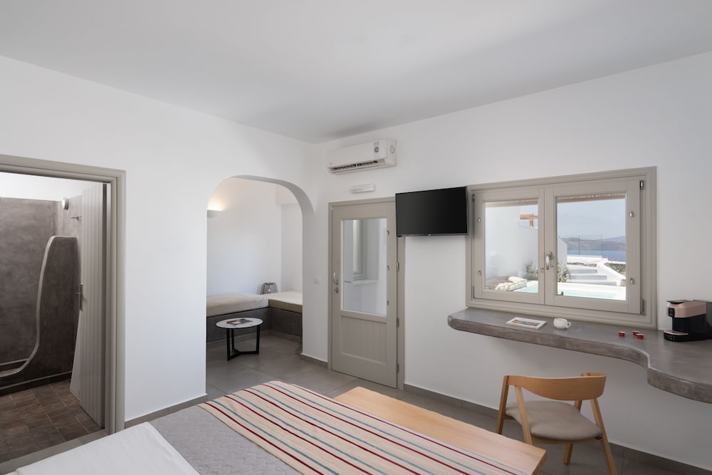 Goulielmos Hotel & Spa — Rooms in Akrotiri, South Aegean