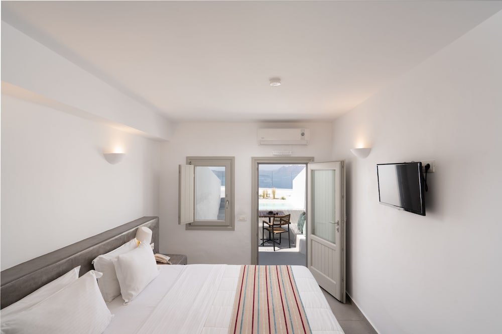 Goulielmos Hotel & Spa — Rooms in Akrotiri, South Aegean