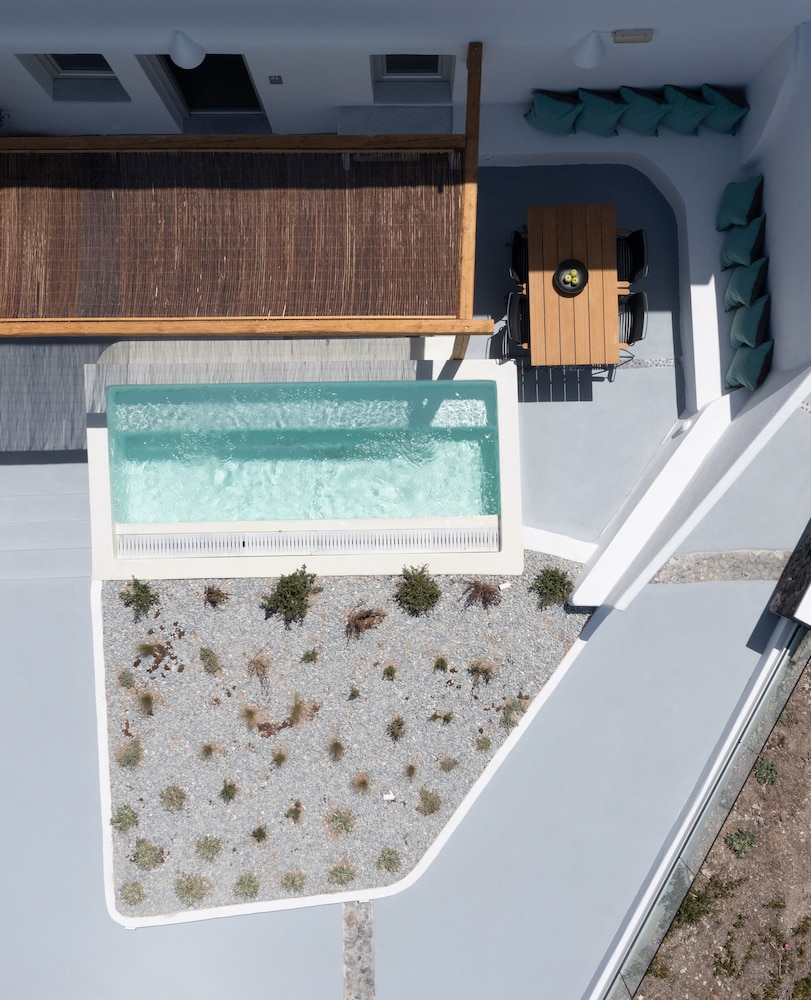 Goulielmos Hotel & Spa — Rooms in Akrotiri, South Aegean