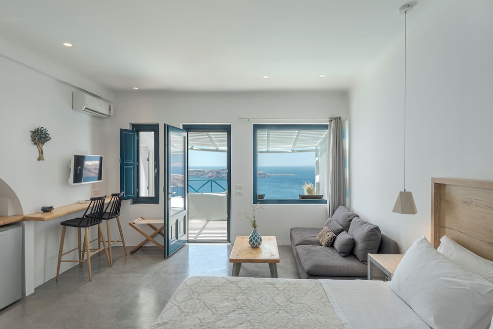 Afroessa Hotel by Caldera Houses — Hotel rooms in Imerovigli, South Aegean