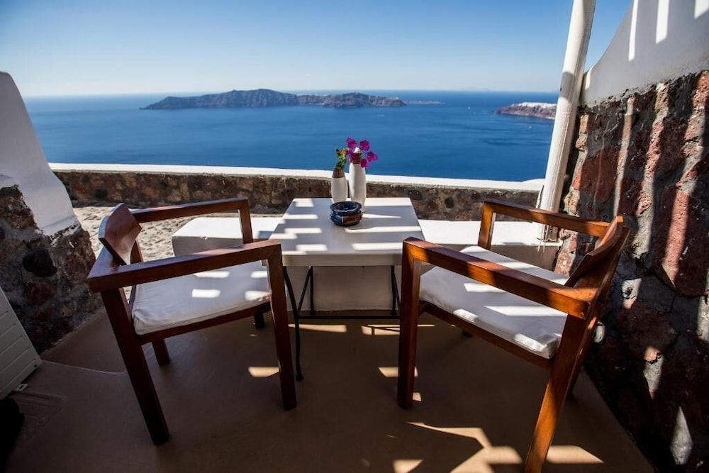 Afroessa Hotel by Caldera Houses — Restaurant & bars in Imerovigli, South Aegean