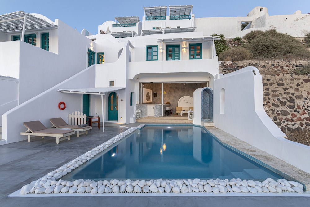 Afroessa Hotel by Caldera Houses — Swimming pool in Imerovigli, South Aegean