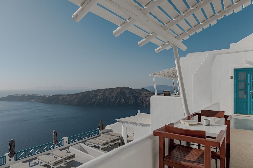 Afroessa Hotel by Caldera Houses — Hotel rooms in Imerovigli, South Aegean