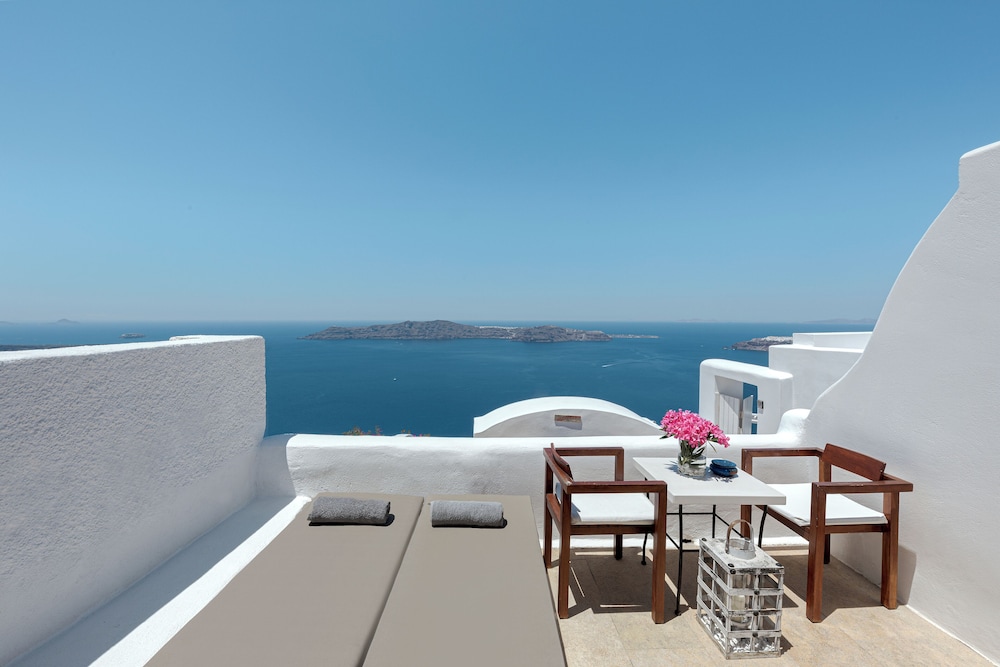 Afroessa Hotel by Caldera Houses — Hotel rooms in Imerovigli, South Aegean