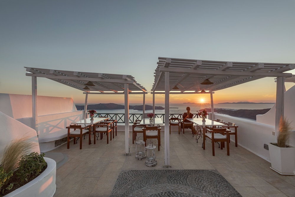 Afroessa Hotel by Caldera Houses — Restaurant & bars in Imerovigli, South Aegean