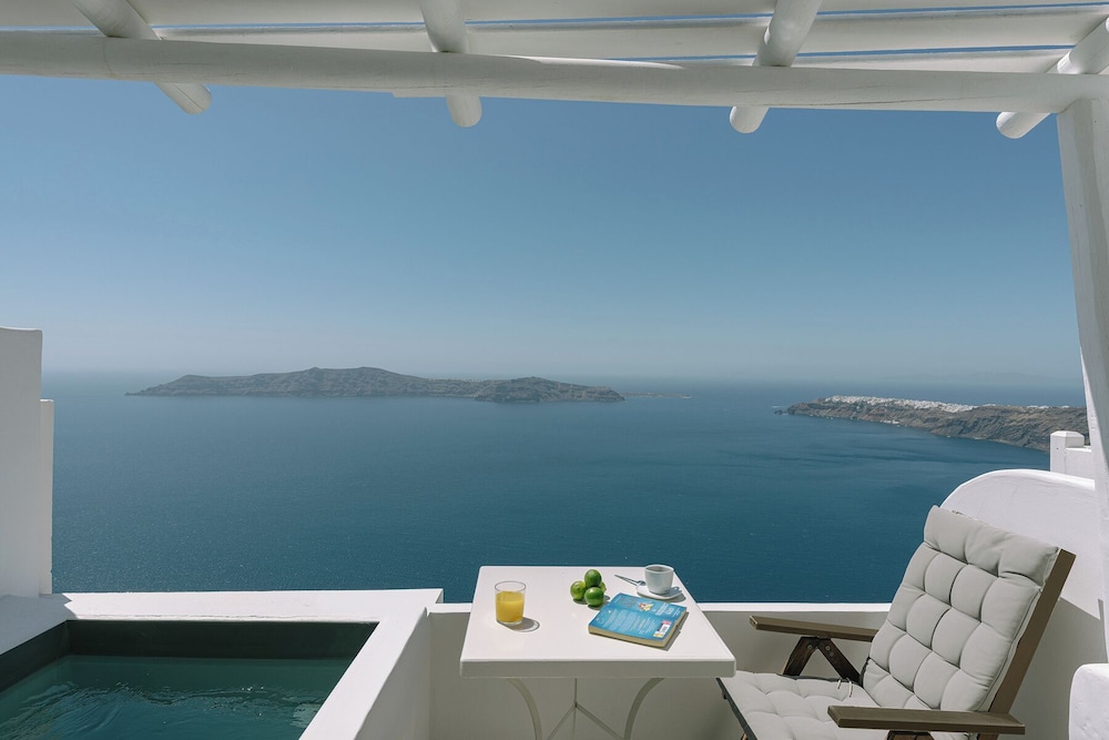 Afroessa Hotel by Caldera Houses — Swimming pool in Imerovigli, South Aegean