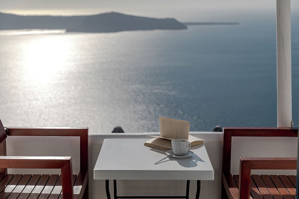 Afroessa Hotel by Caldera Houses — Restaurant & bars in Imerovigli, South Aegean
