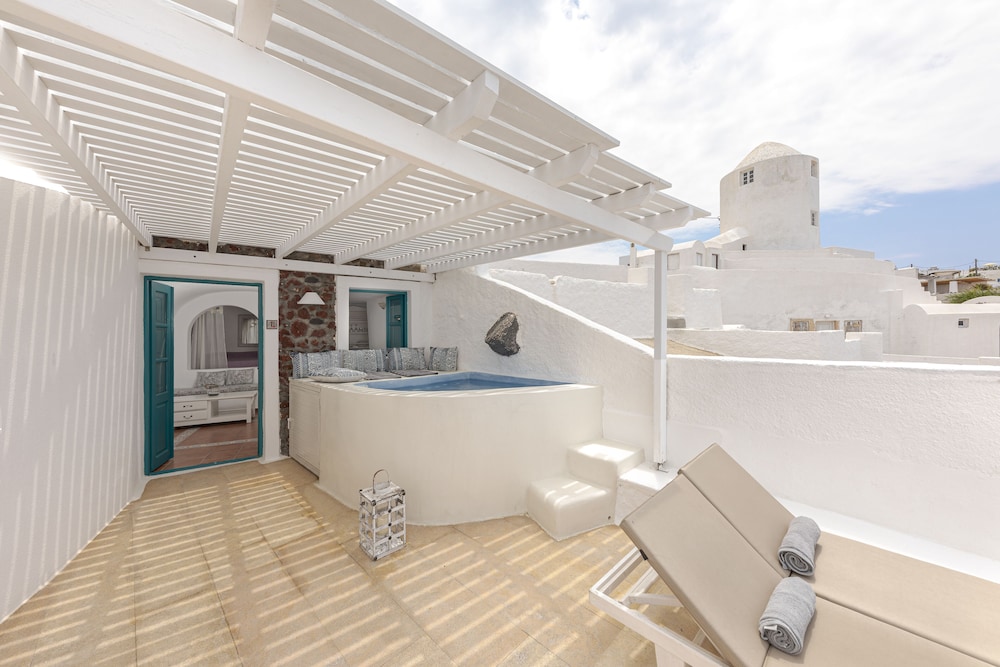Afroessa Hotel by Caldera Houses — Hotel rooms in Imerovigli, South Aegean