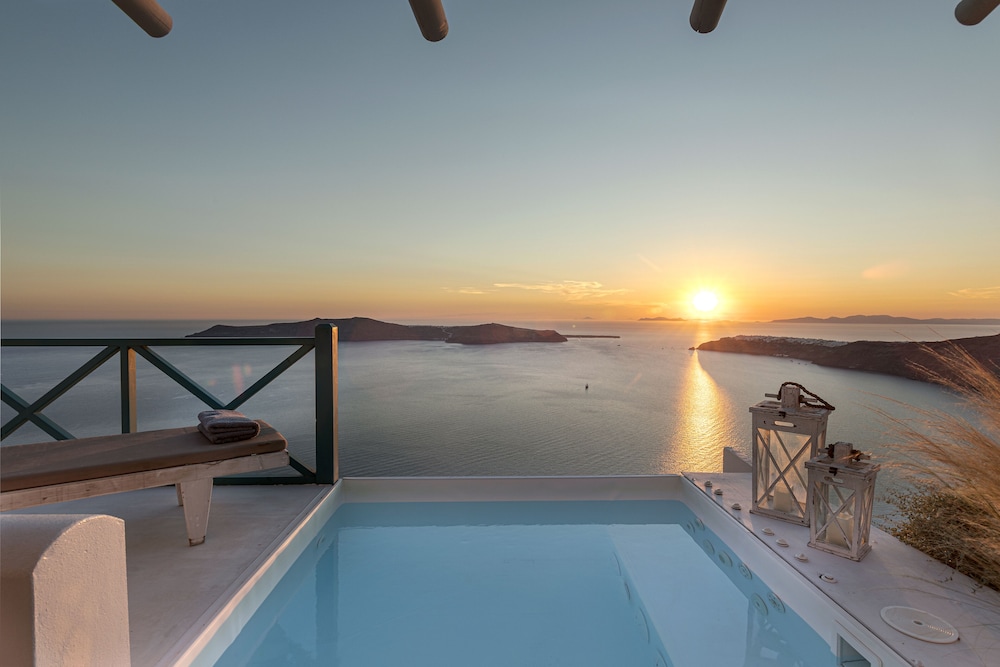 Afroessa Hotel by Caldera Houses — Swimming pool in Imerovigli, South Aegean
