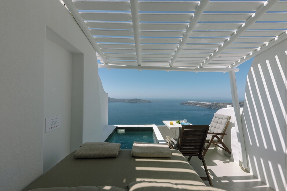 Afroessa Hotel by Caldera Houses — Swimming pool in Imerovigli, South Aegean