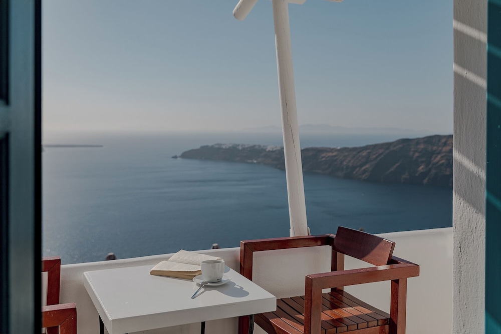 Afroessa Hotel by Caldera Houses — Restaurant & bars in Imerovigli, South Aegean