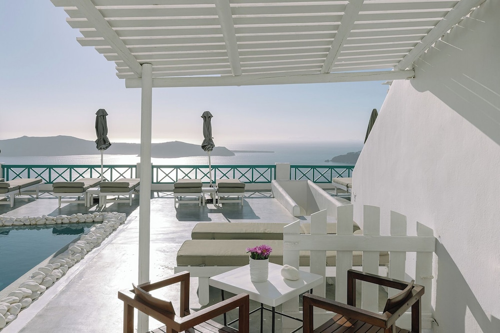 Afroessa Hotel by Caldera Houses — Hotel rooms in Imerovigli, South Aegean
