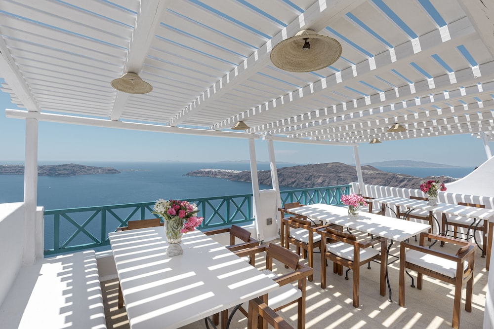 Afroessa Hotel by Caldera Houses — Restaurant & bars in Imerovigli, South Aegean