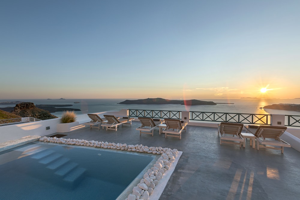 Afroessa Hotel by Caldera Houses — Swimming pool in Imerovigli, South Aegean
