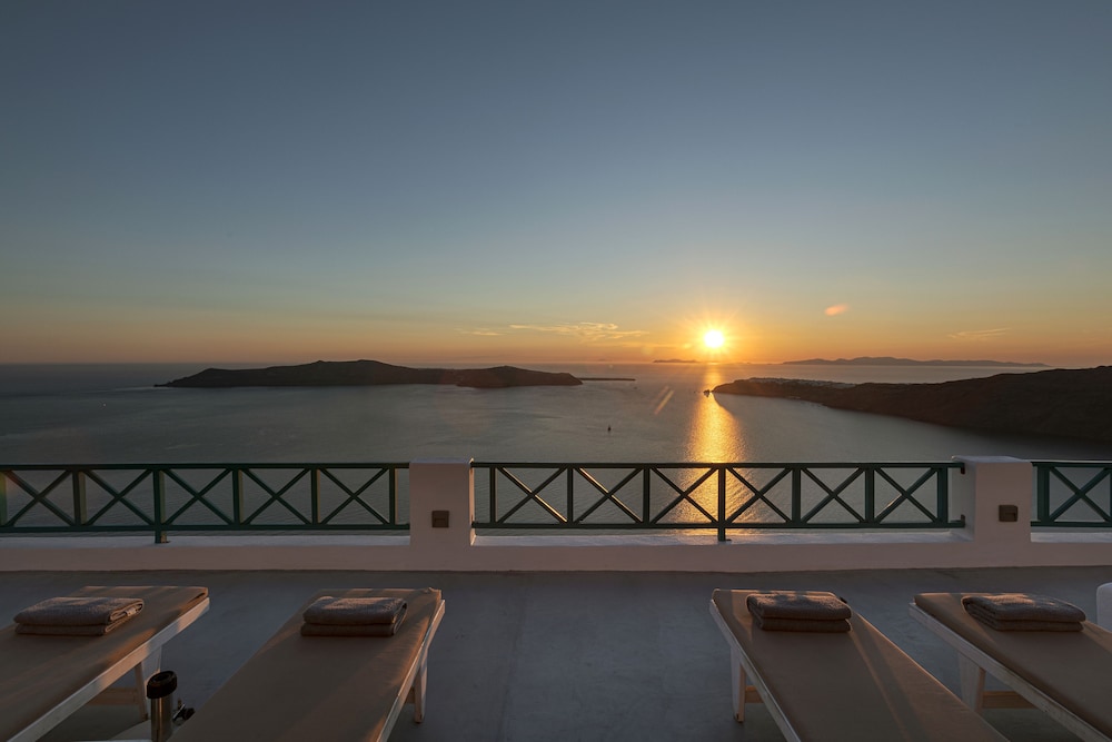 Afroessa Hotel by Caldera Houses — Hotel rooms in Imerovigli, South Aegean
