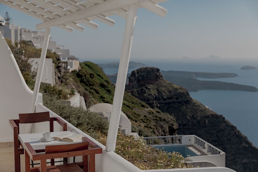 Afroessa Hotel by Caldera Houses — Hotel rooms in Imerovigli, South Aegean