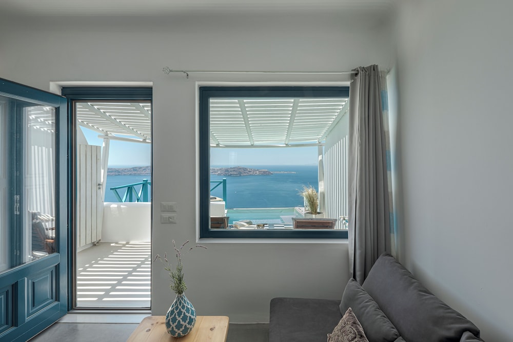 Afroessa Hotel by Caldera Houses — Hotel rooms in Imerovigli, South Aegean