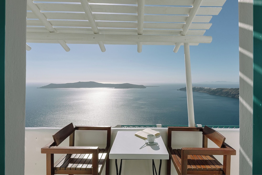 Afroessa Hotel by Caldera Houses — Hotel rooms in Imerovigli, South Aegean