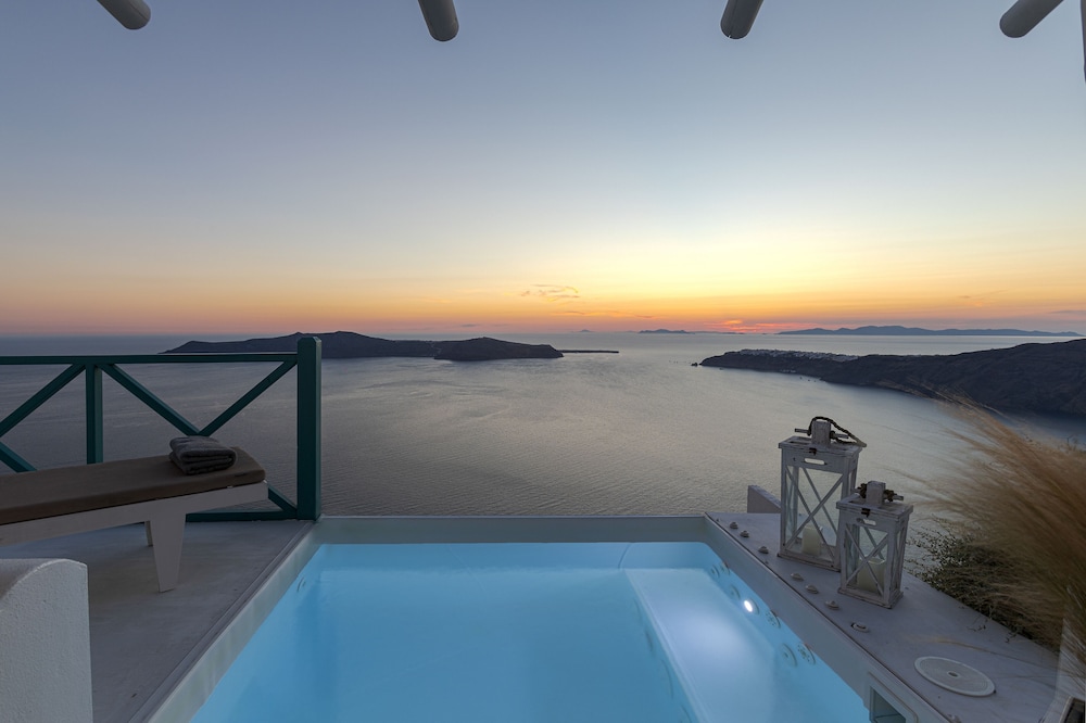 Afroessa Hotel by Caldera Houses — Swimming pool in Imerovigli, South Aegean