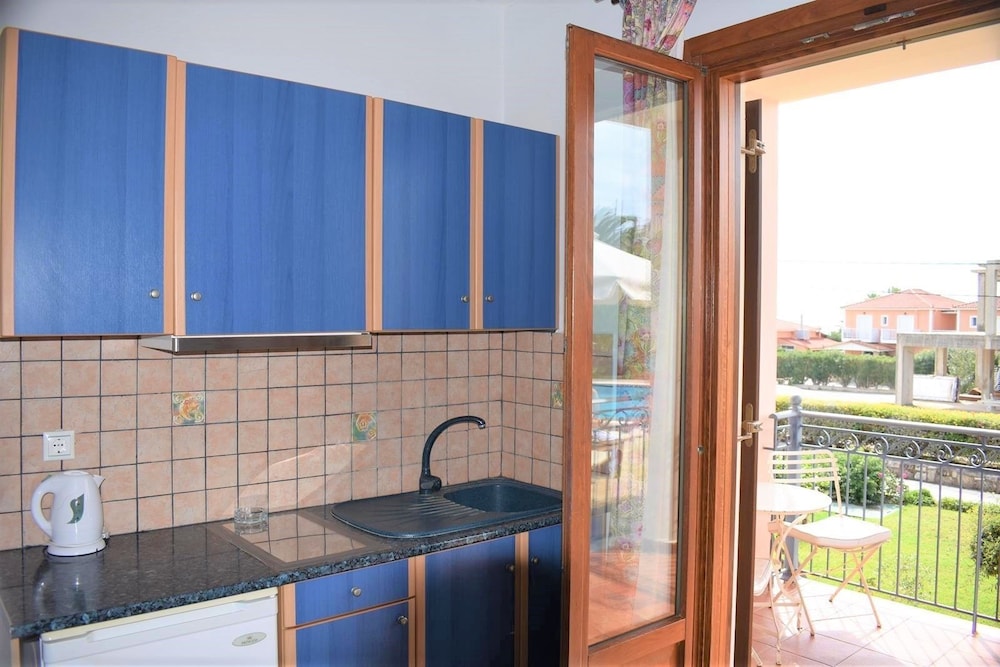 Melidron Hotel — Hotel rooms in Skala (Kefalonia), Ionian Islands