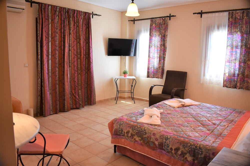 Melidron Hotel — Hotel rooms in Skala (Kefalonia), Ionian Islands