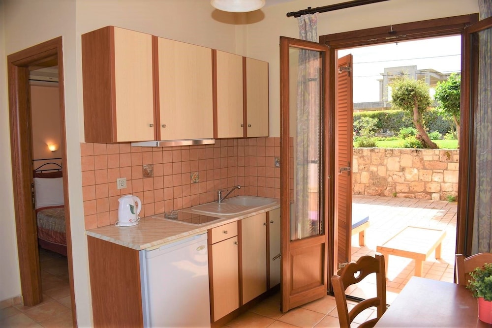 Melidron Hotel — Hotel rooms in Skala (Kefalonia), Ionian Islands
