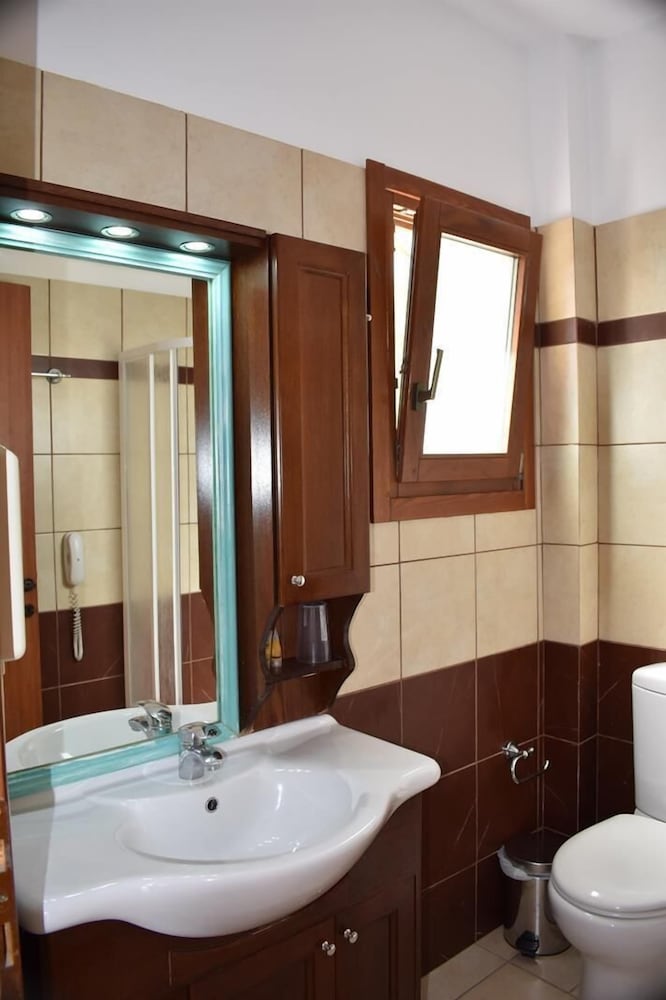 Melidron Hotel — Hotel rooms in Skala (Kefalonia), Ionian Islands