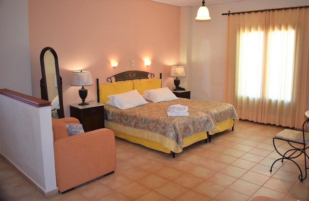 Melidron Hotel — Hotel rooms in Skala (Kefalonia), Ionian Islands