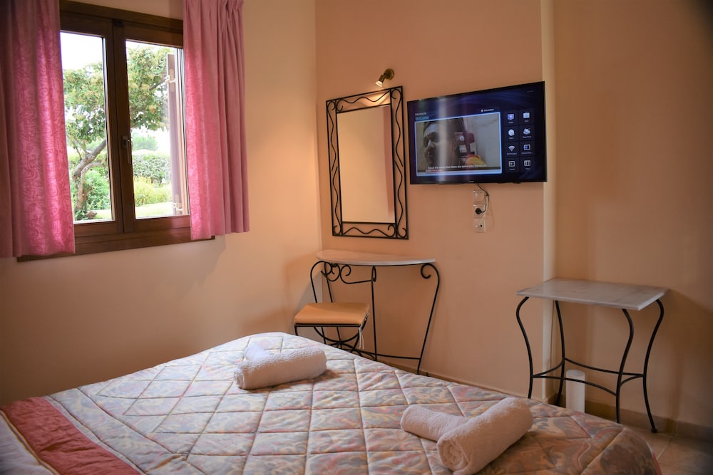 Melidron Hotel — Hotel rooms in Skala (Kefalonia), Ionian Islands