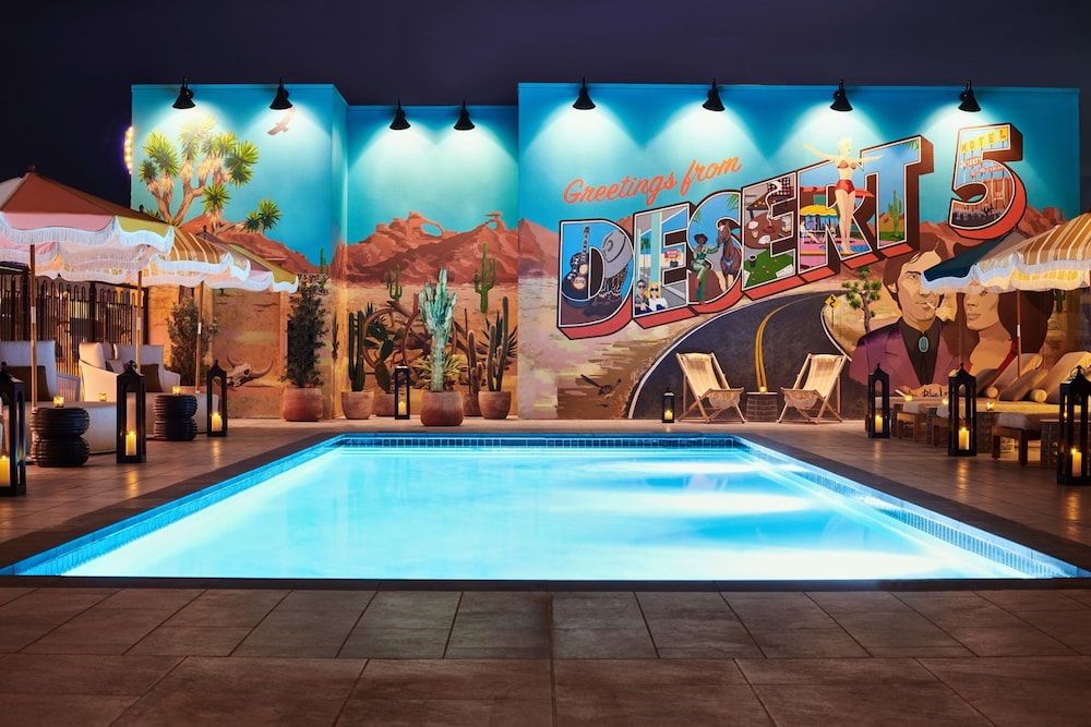 HOLLYWOOD VOLUME, a Tribute Portfolio Hotel — Swimming pool in Los Angeles, California