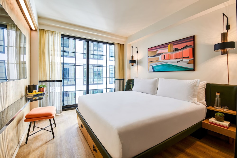 HOLLYWOOD VOLUME, a Tribute Portfolio Hotel — Hotel rooms in Los Angeles, California