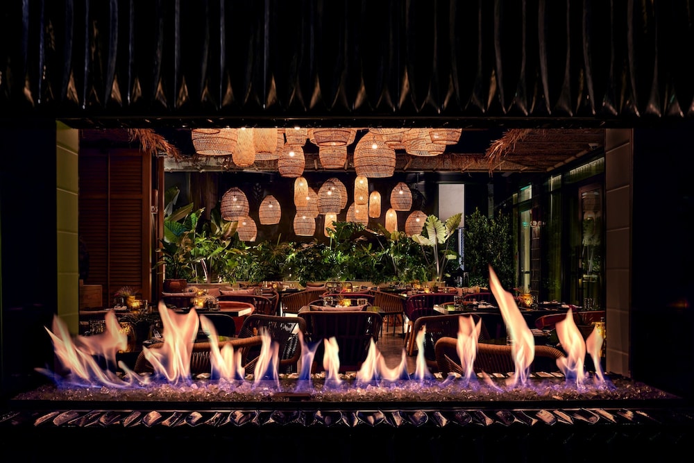 HOLLYWOOD VOLUME, a Tribute Portfolio Hotel — Restaurant & bars in Los Angeles, California