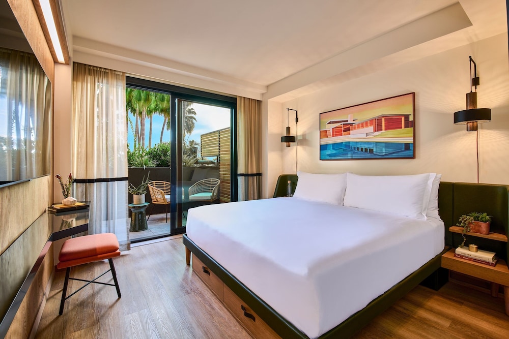 HOLLYWOOD VOLUME, a Tribute Portfolio Hotel — Hotel rooms in Los Angeles, California