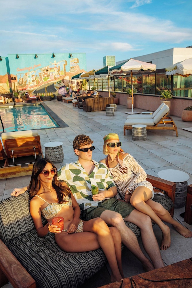 HOLLYWOOD VOLUME, a Tribute Portfolio Hotel — Swimming pool in Los Angeles, California