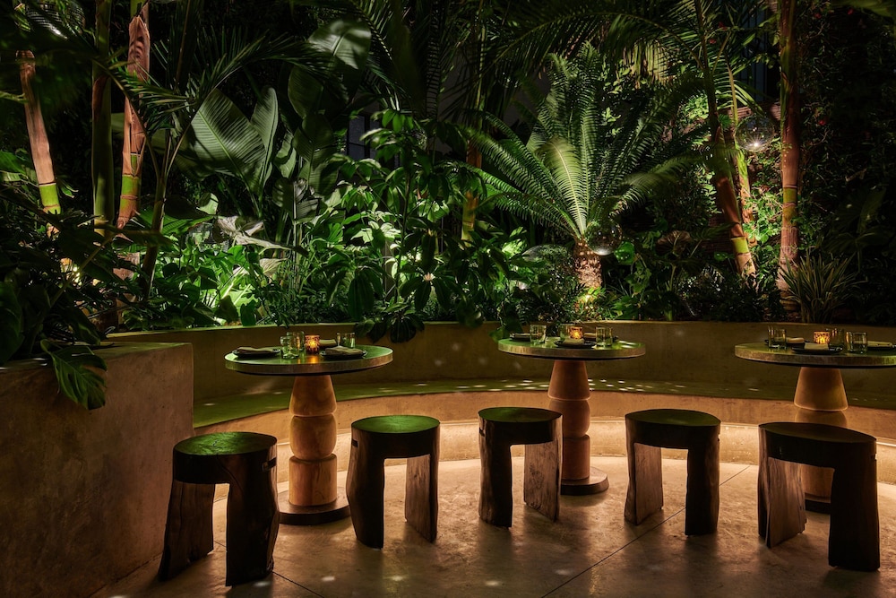 HOLLYWOOD VOLUME, a Tribute Portfolio Hotel — Restaurant & bars in Los Angeles, California