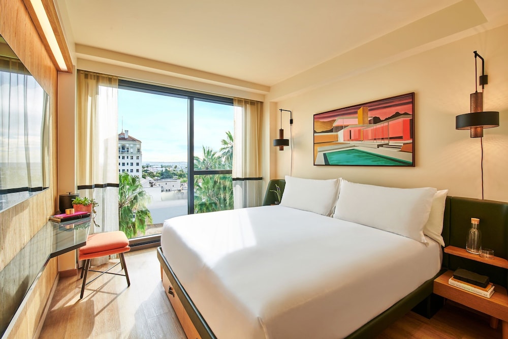 HOLLYWOOD VOLUME, a Tribute Portfolio Hotel — Hotel rooms in Los Angeles, California