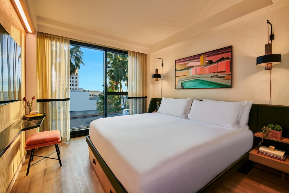 HOLLYWOOD VOLUME, a Tribute Portfolio Hotel — Hotel rooms in Los Angeles, California