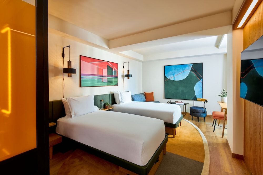 HOLLYWOOD VOLUME, a Tribute Portfolio Hotel — Hotel rooms in Los Angeles, California